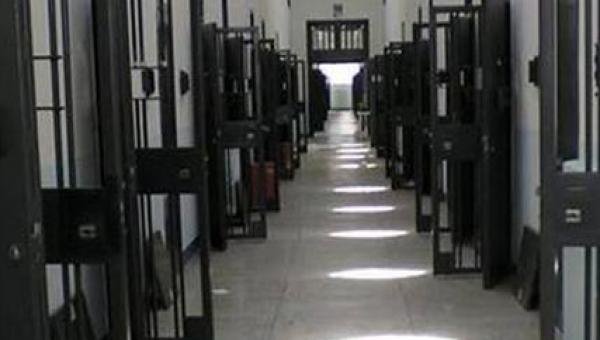 Pinna (Isola Solidale): ugente permettere almeno contatti telefonici tra detenuti e famiglie